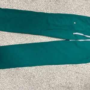 Figs Green Cargo Pants with Streamlined Design